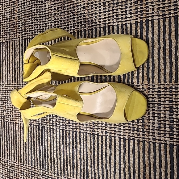 ZARA LIME GREEN SUEDE OPEN TOE HEELS - Picture 3 of 11
